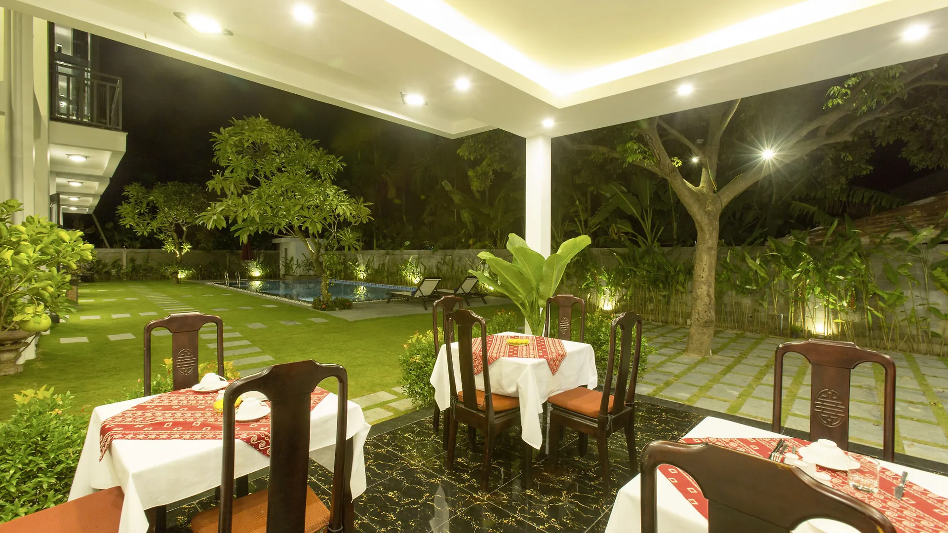 Hoi An Hideaway Villa فندق